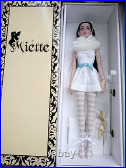 Tonner Simple Little Miette Raven hair signed Doll Original Outfit Stand & Box