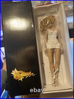 Tonner Supergirl DC Stars Articulated Fashion Doll Blonde Hair T9SMDD01