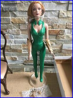 Tonner TYLER 16 vinyl DOLL in the Queen of Atlantis Mera Outfit + Accessories