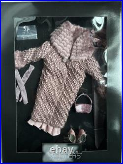 Tonner TYLER 2008 DEVEREAUX SISTERS LA VIE EN ROSE 16 DOLL OUTFIT NRFB NEW LE