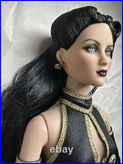 Tonner TYLER AGNES DREARY SISTER DREARY WOLFSBANE 16 DRESSED FASHION DOLL LE150