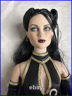 Tonner TYLER AGNES DREARY SISTER DREARY WOLFSBANE 16 DRESSED FASHION DOLL LE150