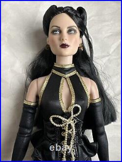 Tonner TYLER AGNES DREARY SISTER DREARY WOLFSBANE 16 DRESSED FASHION DOLL LE150