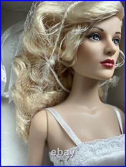 Tonner TYLER DICK TRACY 2008 SIMPLY BREATHLESS 16 DRESSED Fashion Doll BW Body
