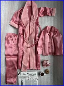 Tonner TYLER WENTWORTH 2000 COLLECTION WAKE UP CALL 16 DOLL COMPLETE OUTFIT LE