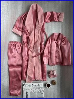 Tonner TYLER WENTWORTH 2000 COLLECTION WAKE UP CALL 16 DOLL COMPLETE OUTFIT LE