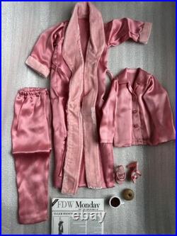 Tonner TYLER WENTWORTH 2000 COLLECTION WAKE UP CALL 16 DOLL COMPLETE OUTFIT LE