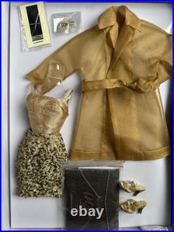 Tonner TYLER WENTWORTH 2002 COLLECTION LITTLE LUXURIES GOLD 16 DOLL OUTFIT NRFB