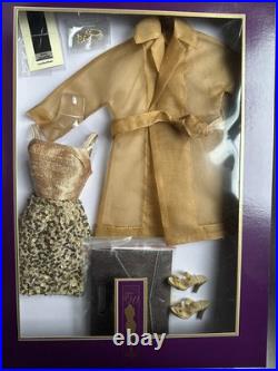 Tonner TYLER WENTWORTH 2002 COLLECTION LITTLE LUXURIES GOLD 16 DOLL OUTFIT NRFB