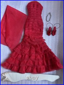 Tonner TYLER WENTWORTH 2002 HOLIDAY GALA SYDNEY CHASE 16 FASHION DOLL OUTFIT LE