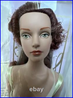 Tonner TYLER WENTWORTH 2003 RTW ELEGANCE SYDNEY CHASE 16 FASHION DOLL NEW NRFB Tonner TYLER WENTWORTH 2003 RTW ELEGANCE SYDNEY CHASE 16 FASHION DOLL NEW NRFB