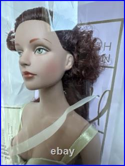 Tonner TYLER WENTWORTH 2003 RTW ELEGANCE SYDNEY CHASE 16 FASHION DOLL NEW NRFB Tonner TYLER WENTWORTH 2003 RTW ELEGANCE SYDNEY CHASE 16 FASHION DOLL NEW NRFB