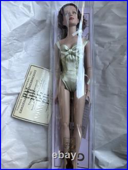 Tonner TYLER WENTWORTH 2003 RTW ELEGANCE SYDNEY CHASE 16 FASHION DOLL NEW NRFB Tonner TYLER WENTWORTH 2003 RTW ELEGANCE SYDNEY CHASE 16 FASHION DOLL NEW NRFB
