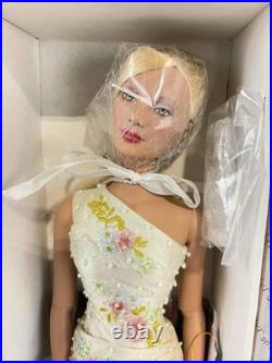 Tonner TYLER WENTWORTH 2004 CHASE MODEL ANGELINA 16 FASHION DOLL NEW NRFB LE
