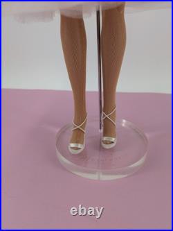 Tonner TYLER WENTWORTH 2004 THEATRE DE LA MODE PURELY PLATINUM 16 DOLL Brunette