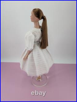 Tonner TYLER WENTWORTH 2004 THEATRE DE LA MODE PURELY PLATINUM 16 DOLL Brunette