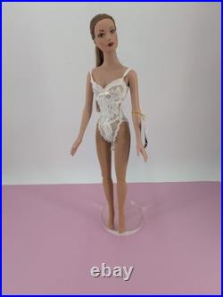 Tonner TYLER WENTWORTH 2004 THEATRE DE LA MODE PURELY PLATINUM 16 DOLL Brunette