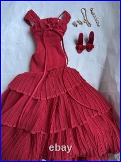 Tonner TYLER WENTWORTH 2005 RHAPSODY IN RED ASHLEIGH 16 FASHION DOLL OUTFIT LE
