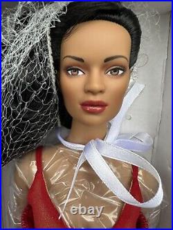 Tonner TYLER WENTWORTH 2006 COLLECTORS UNITED ROYAL RED JAC 16 FASHION DOLL NIB Tonner TYLER WENTWORTH 2006 COLLECTORS UNITED ROYAL RED JAC 16 FASHION DOLL NIB
