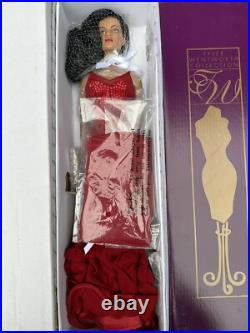 Tonner TYLER WENTWORTH 2006 COLLECTORS UNITED ROYAL RED JAC 16 FASHION DOLL NIB Tonner TYLER WENTWORTH 2006 COLLECTORS UNITED ROYAL RED JAC 16 FASHION DOLL NIB