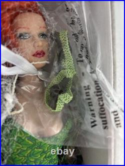 Tonner TYLER WENTWORTH 2007 DC STARS COLLECTION POISON IVY 16 Fashion Doll +Box