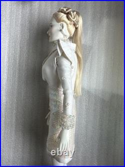 Tonner TYLER WENTWORTH 2007 MOONGLOW LUNA 16 DRESSED Fashion Doll BW Body LE100 Tonner TYLER WENTWORTH 2007 MOONGLOW LUNA 16 DRESSED Fashion Doll BW Body LE100