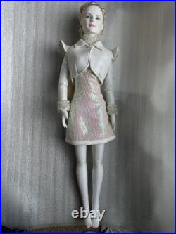 Tonner TYLER WENTWORTH 2007 MOONGLOW LUNA 16 DRESSED Fashion Doll BW Body LE100 Tonner TYLER WENTWORTH 2007 MOONGLOW LUNA 16 DRESSED Fashion Doll BW Body LE100