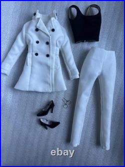 Tonner TYLER WENTWORTH 2009 GET SMART AGENT 99 16 Fashion DOLL WHITE OUTFIT