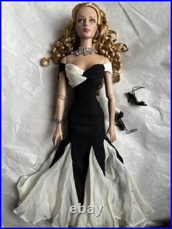 Tonner TYLER Wentworth 2005 IMPERIALE SYDNEY CHASE 16 DRESSED Doll LE 500