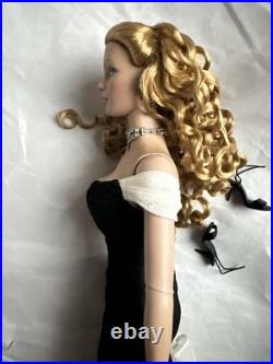 Tonner TYLER Wentworth 2005 IMPERIALE SYDNEY CHASE 16 DRESSED Doll LE 500
