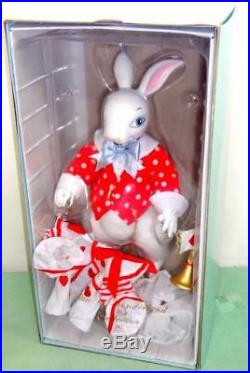 Tonner The White Rabbit 8 Doll with 2 OUTFITS 2006 Alice in Wonderland Box Stand