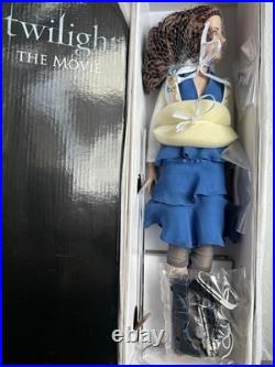 Tonner Twilight Movie BELLA SWAN TURN ME 15 Prom Outfit Amazon Exclusive Doll