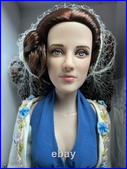 Tonner Twilight Movie BELLA SWAN TURN ME 15 Prom Outfit Amazon Exclusive Doll