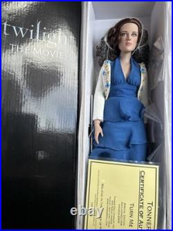 Tonner Twilight Movie BELLA SWAN TURN ME 15 Prom Outfit Amazon Exclusive Doll