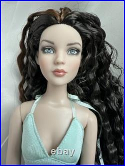 Tonner Tyler ANTOINETTE 2010 CAMI BASIC BRUNETTE 16 FASHION DOLL + Outfit LE Tonner Tyler ANTOINETTE 2010 CAMI BASIC BRUNETTE 16 FASHION DOLL + Outfit LE