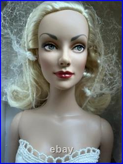 Tonner Tyler Con 2004 Divinely Daphne Creme de la Creme 16 LE Fashion Doll NRFB Tonner Tyler Con 2004 Divinely Daphne Creme de la Creme 16 LE Fashion Doll NRFB