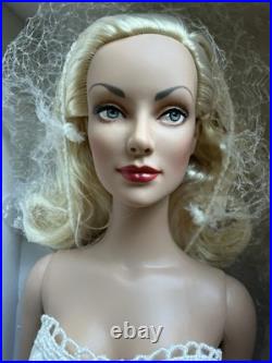 Tonner Tyler Con 2004 Divinely Daphne Creme de la Creme 16 LE Fashion Doll NRFB Tonner Tyler Con 2004 Divinely Daphne Creme de la Creme 16 LE Fashion Doll NRFB