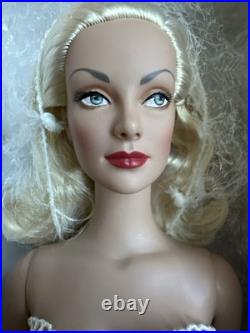 Tonner Tyler Con 2004 Divinely Daphne Creme de la Creme 16 LE Fashion Doll NRFB Tonner Tyler Con 2004 Divinely Daphne Creme de la Creme 16 LE Fashion Doll NRFB