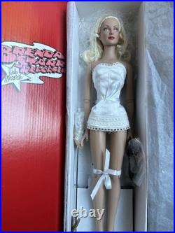 Tonner Tyler Con 2004 Divinely Daphne Creme de la Creme 16 LE Fashion Doll NRFB Tonner Tyler Con 2004 Divinely Daphne Creme de la Creme 16 LE Fashion Doll NRFB