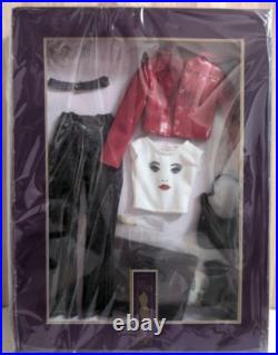 Tonner Tyler Cosmetics Campaign 16 Doll Outfit TW9205 Tonner Tyler Cosmetics Campaign 16 Doll Outfit TW9205
