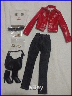 Tonner/ Tyler Cosmetics Campaign outfit LE 500. 2002. New. Deboxed