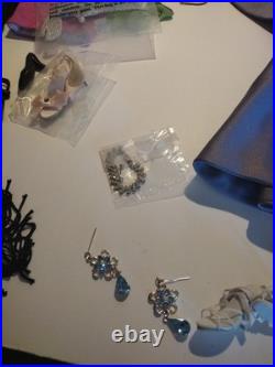 Tonner Tyler/ Devereax 16 199/2008 Doll Several Outfits And Customs