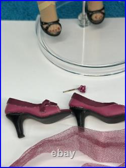 Tonner Tyler Doll Aubergine Coat Dress Panyhose Shoes Earrings Scarf Crisp Clean Tonner Tyler Doll Aubergine Coat Dress Panyhose Shoes Earrings Scarf Crisp Clean