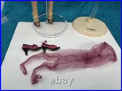 Tonner Tyler Doll Aubergine Coat Dress Panyhose Shoes Earrings Scarf Crisp Clean Tonner Tyler Doll Aubergine Coat Dress Panyhose Shoes Earrings Scarf Crisp Clean