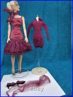Tonner Tyler Doll Aubergine Coat Dress Panyhose Shoes Earrings Scarf Crisp Clean Tonner Tyler Doll Aubergine Coat Dress Panyhose Shoes Earrings Scarf Crisp Clean