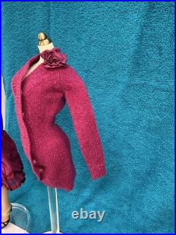 Tonner Tyler Doll Aubergine Coat Dress Panyhose Shoes Earrings Scarf Crisp Clean Tonner Tyler Doll Aubergine Coat Dress Panyhose Shoes Earrings Scarf Crisp Clean