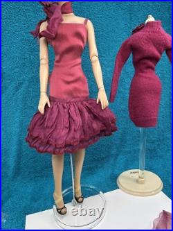 Tonner Tyler Doll Aubergine Coat Dress Panyhose Shoes Earrings Scarf Crisp Clean Tonner Tyler Doll Aubergine Coat Dress Panyhose Shoes Earrings Scarf Crisp Clean