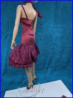Tonner Tyler Doll Aubergine Coat Dress Panyhose Shoes Earrings Scarf Crisp Clean Tonner Tyler Doll Aubergine Coat Dress Panyhose Shoes Earrings Scarf Crisp Clean
