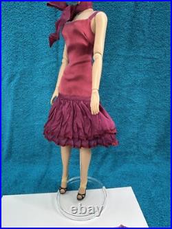 Tonner Tyler Doll Aubergine Coat Dress Panyhose Shoes Earrings Scarf Crisp Clean Tonner Tyler Doll Aubergine Coat Dress Panyhose Shoes Earrings Scarf Crisp Clean
