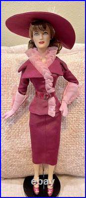 Tonner Tyler HOLLYWOOD LEGENDS MAD ABOUT THE HAT JOAN CRAWFORD 16 DOLL withBox Tonner Tyler HOLLYWOOD LEGENDS MAD ABOUT THE HAT JOAN CRAWFORD 16 DOLL withBox